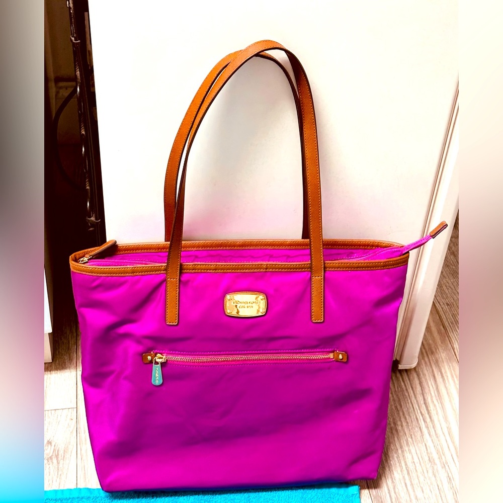 Michael Kors Bag(LIKE-NEW)
